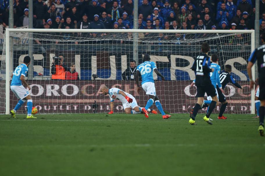 Gomez pareggia con un destro dal limite: Atalanta-Napoli 1-1. Ansa